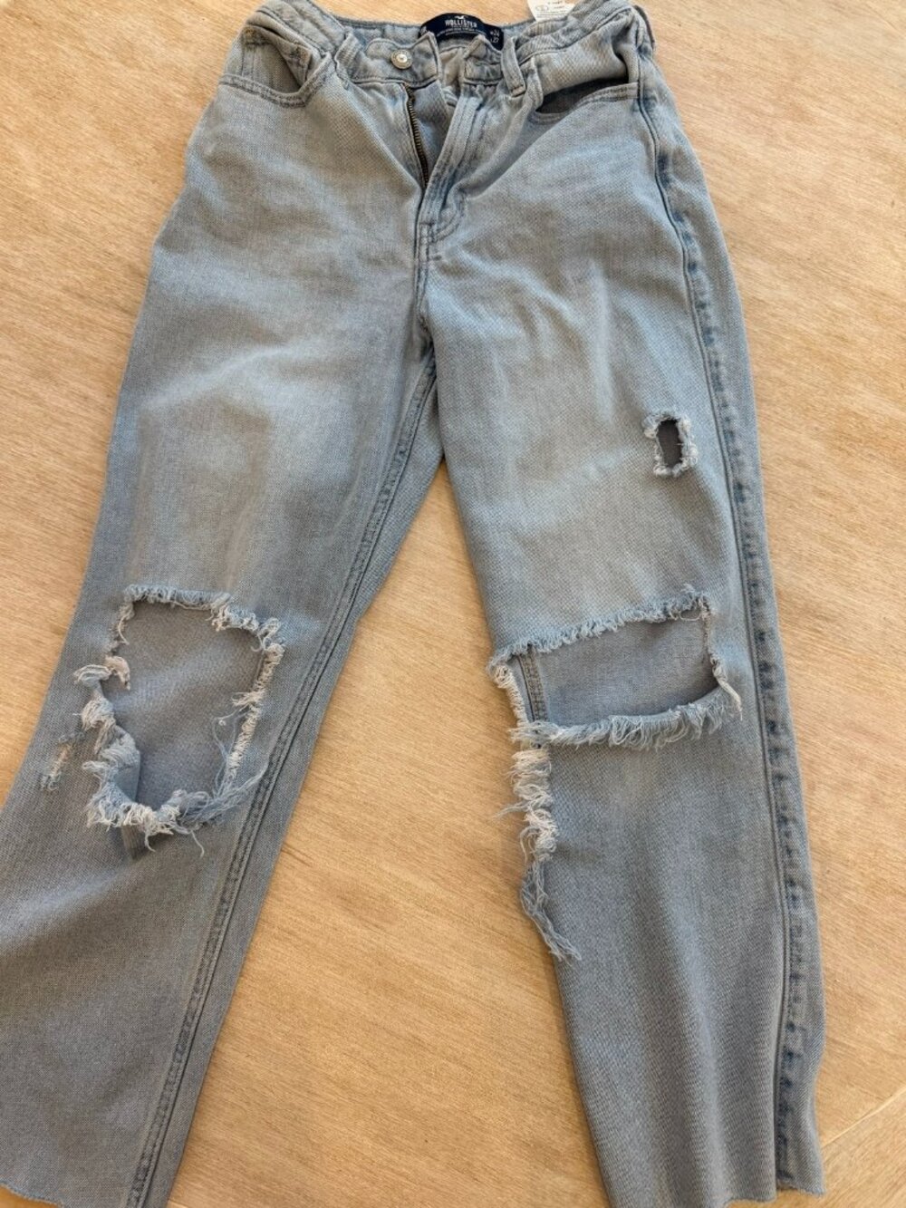 Hollister Ultra High Rise Vintage Straight Distressed Jeans W24 L27